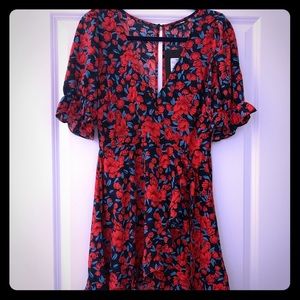 NWT❣️❣️ Fashion Nova Floral Red Dress